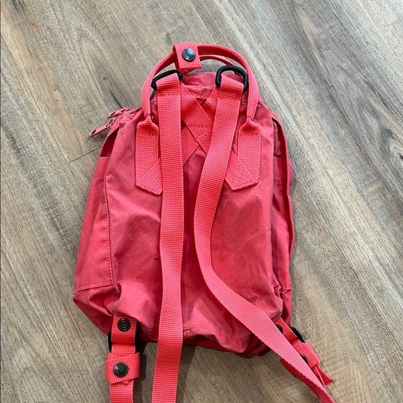 Mini Fjallraven Kanken - Picture 2 of 3